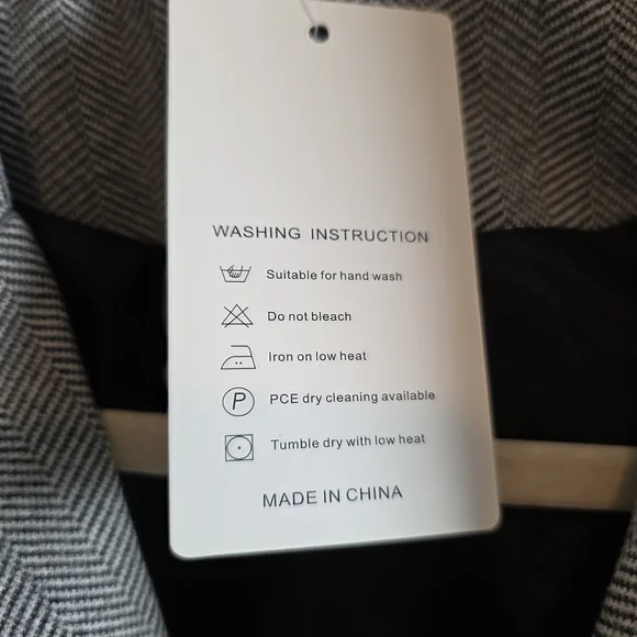 Elegant Gray Women's Blazer - Picture 6 of 9